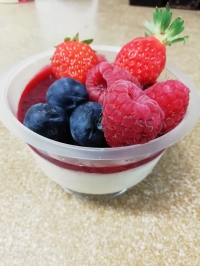 panna cota vanille fruits rouge